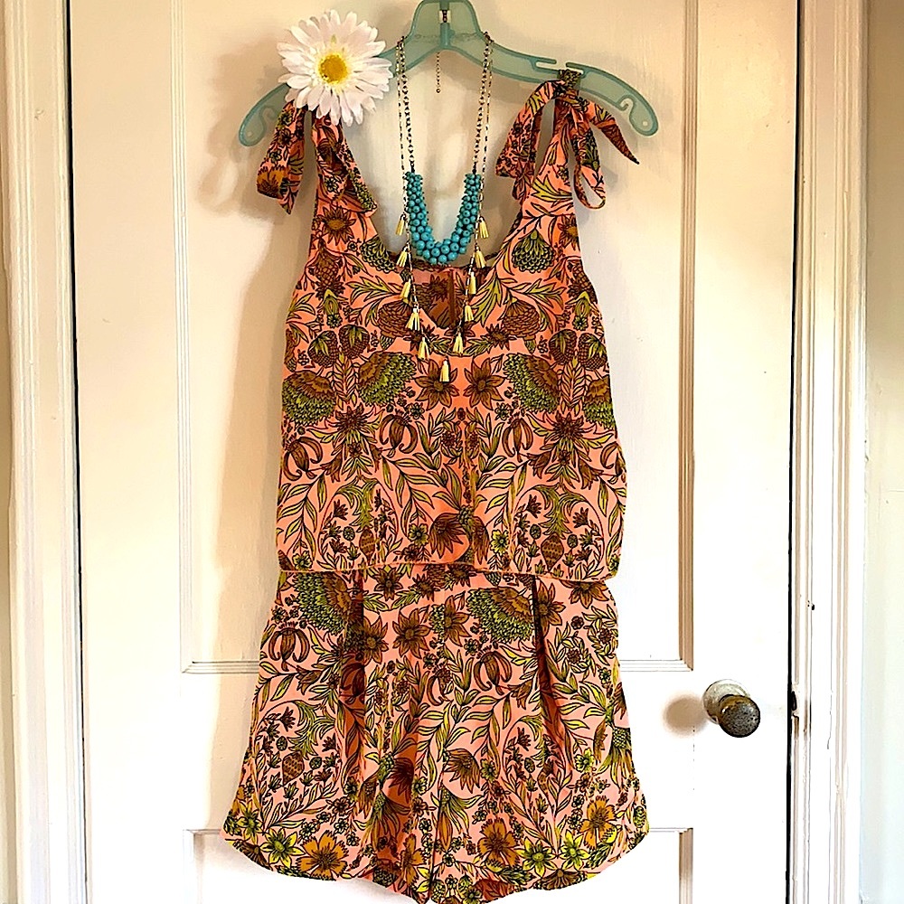 H&M US size 6 retro inspired floral romper
